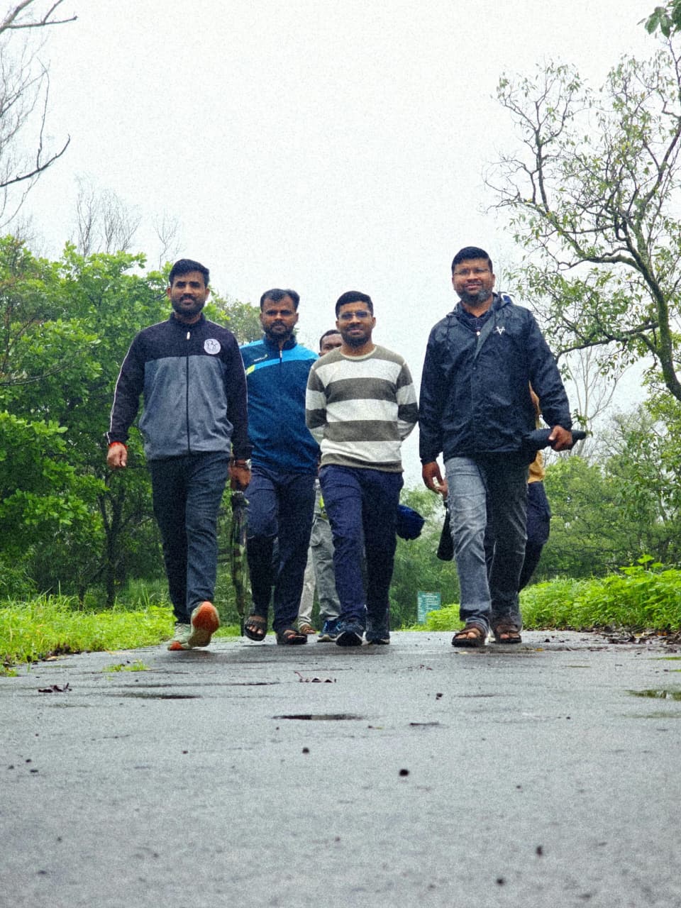 ट्रेकिंग
