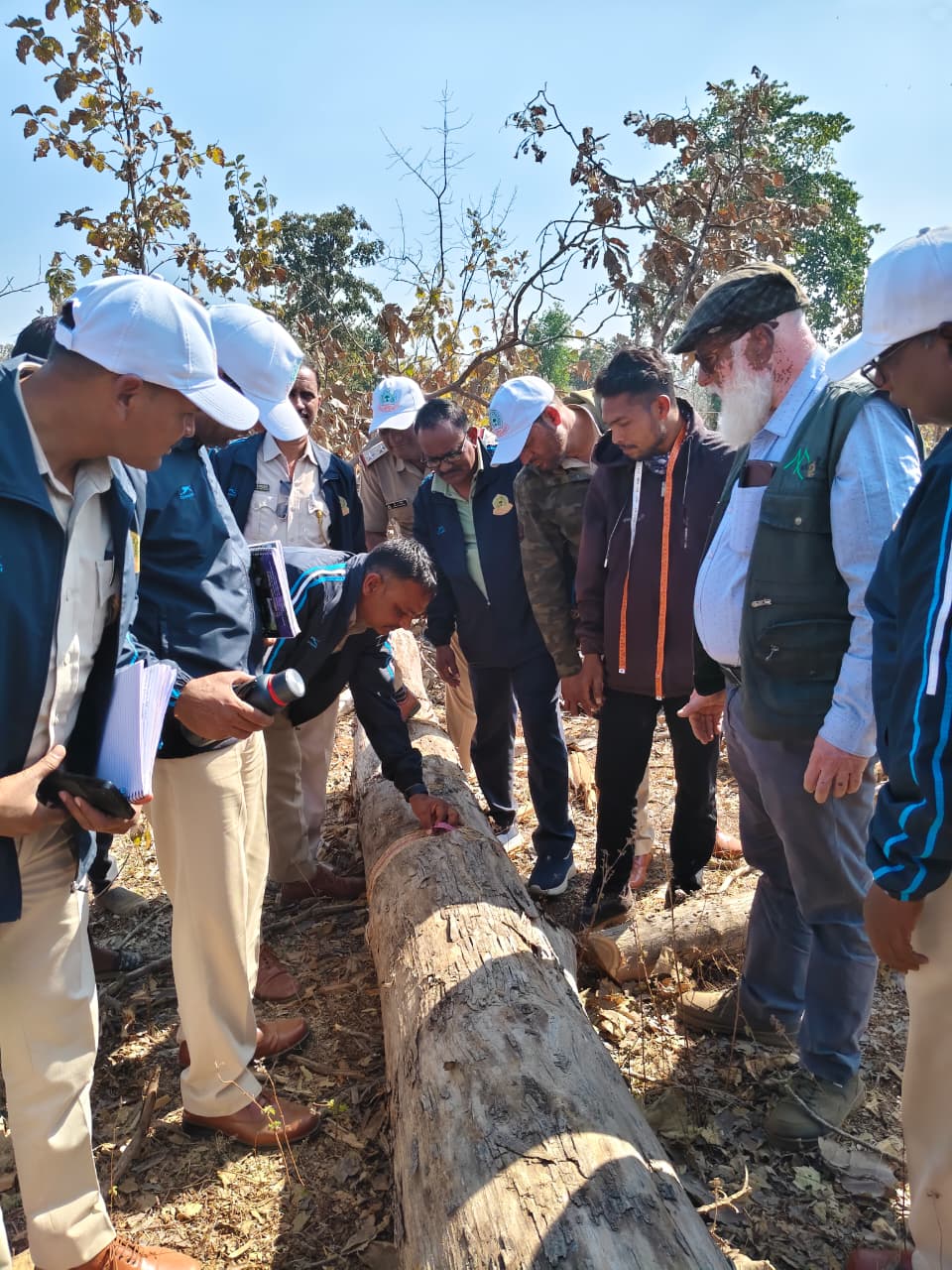 लेखापाल/लिपिक/वनपाल यांचे पायाभूत प्रशिक्षण क्षेत्रीय दौरा जारीदा परीक्षेत्रातील खारी कुप (TPWC) कुपातील  कामाची प्रत्यक्ष पाहणी व अभ्यास