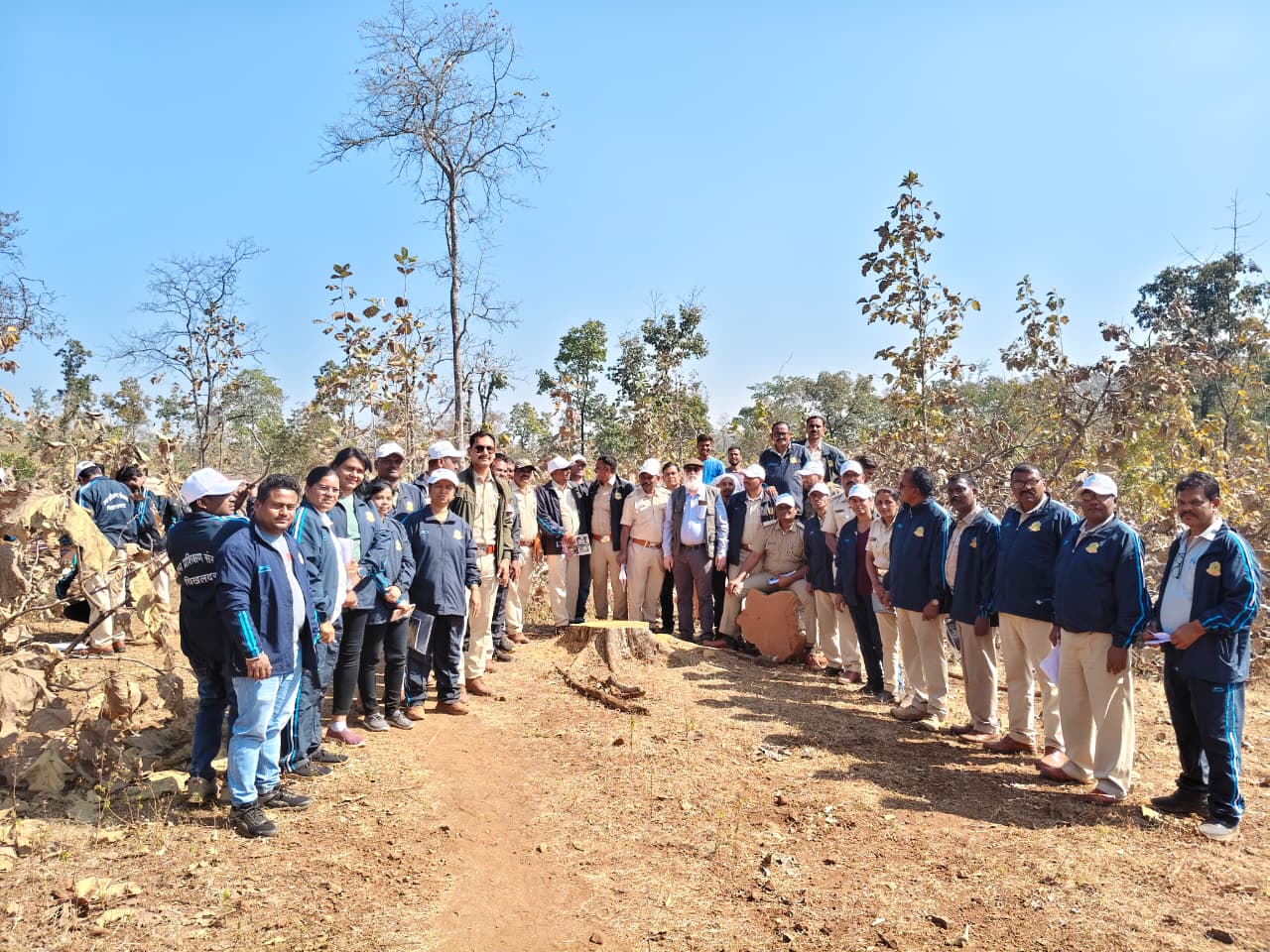 लेखापाल/लिपिक/वनपाल यांचे पायाभूत प्रशिक्षण क्षेत्रीय दौरा जारीदा परीक्षेत्रातील खारी कुप (TPWC) कुपातील  कामाची प्रत्यक्ष पाहणी व अभ्यास