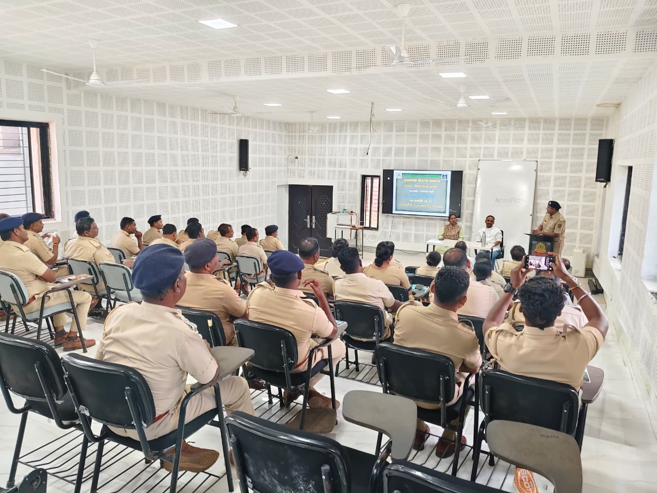 वनरक्षक /वनपाल यांचे अल्पमुदत प्रशिक्षण प्रमाणपत्र वितरण