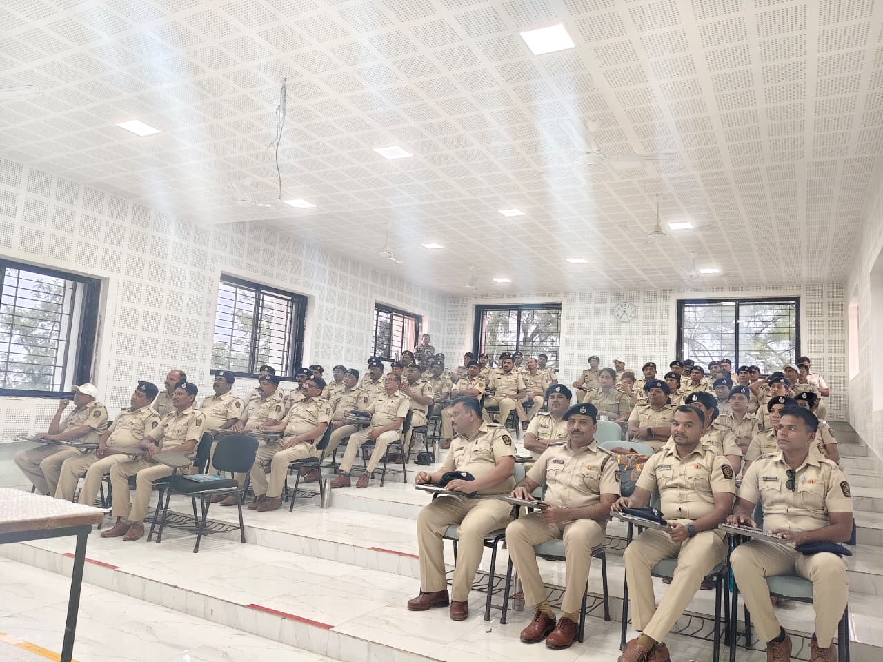 वनरक्षक /वनपाल यांचे अल्पमुदत प्रशिक्षण प्रमाणपत्र वितरण