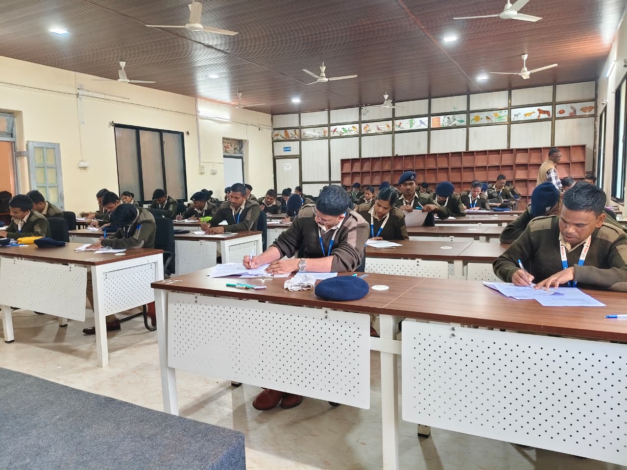 अप्रशिक्षीत वनरक्षक यांचे प्रथम सत्र परीक्षा