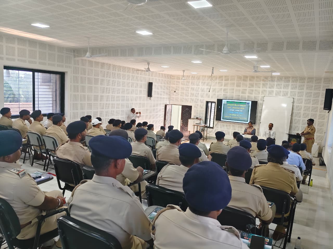 वनरक्षक /वनपाल यांचे अल्पमुदत प्रशिक्षण प्रमाणपत्र वितरण