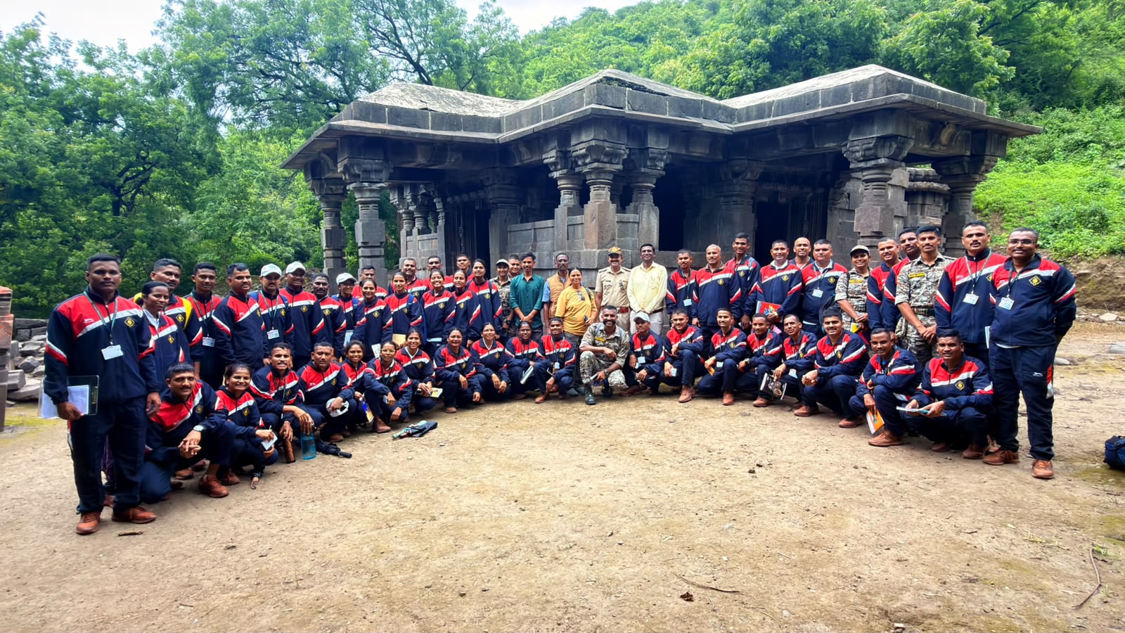 विदर्भ दौरा - दिवस दुसरा - लोणार सरोवर, बुलढाणा