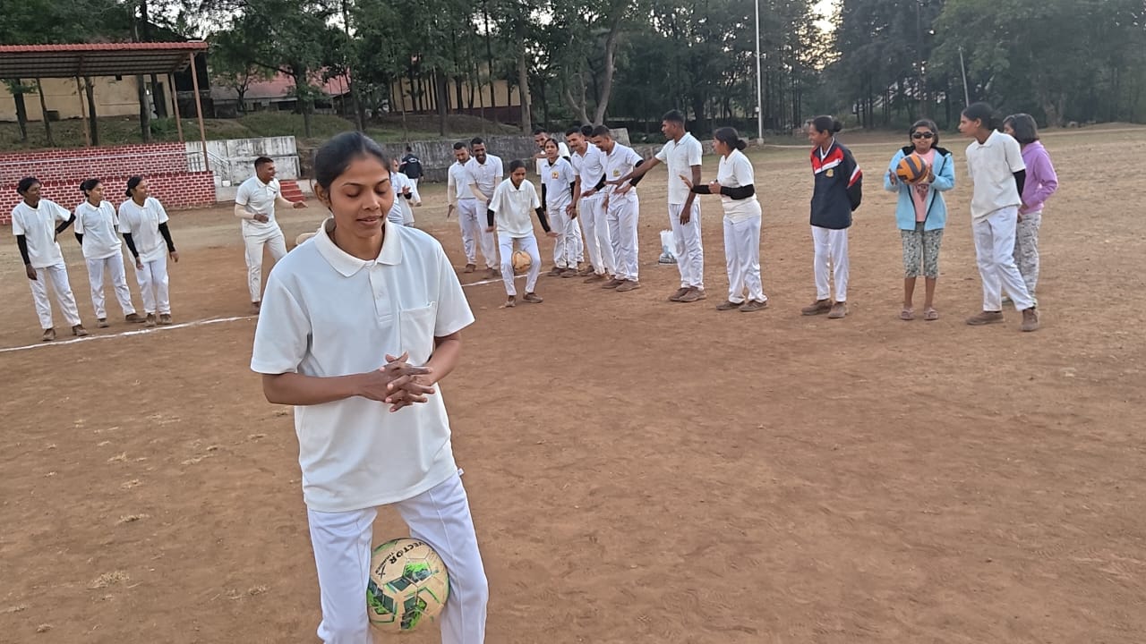 Hook the  Ball - Recreational Game