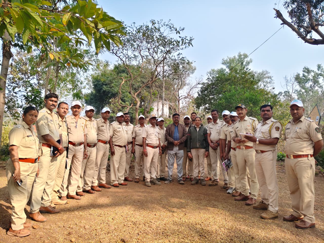 लेखापाल/लिपिक/वनपाल यांचे पायाभूत प्रशिक्षण क्षेत्रीय दौरा सेमाडोह-बोरी-हरिसाल