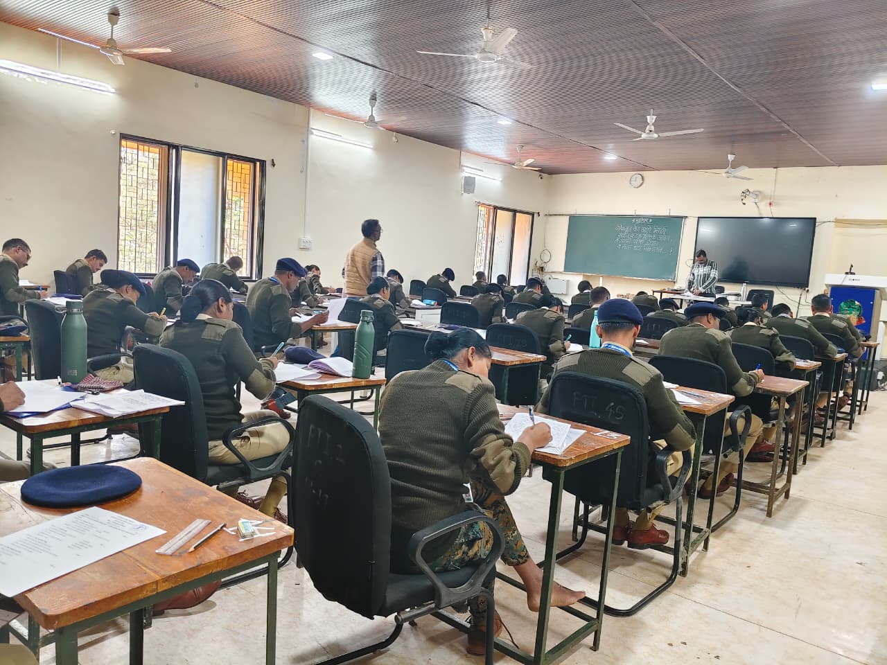 अप्रशिक्षीत वनरक्षक यांचे प्रथम सत्र परीक्षा