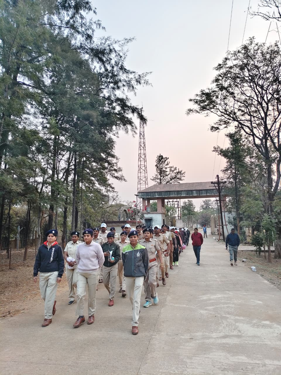 वनरक्षक /चतुर्थश्रेणी यांचे अल्पमुदत प्रशिक्षण ट्रेंकिंग / क्षेत्रीय दौरा